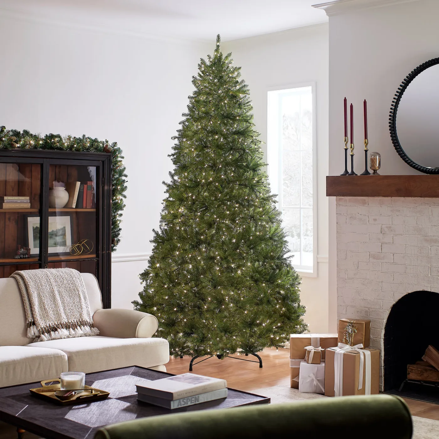 National Tree Company 9 ft. Pre-Lit Dunhill Fir Tree with 900 Clear Lights