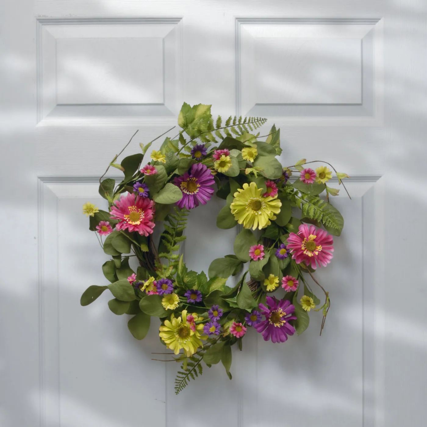 National Tree Company 22 in. Spring Wreath with Dasiy Blooms, Leafy Greens